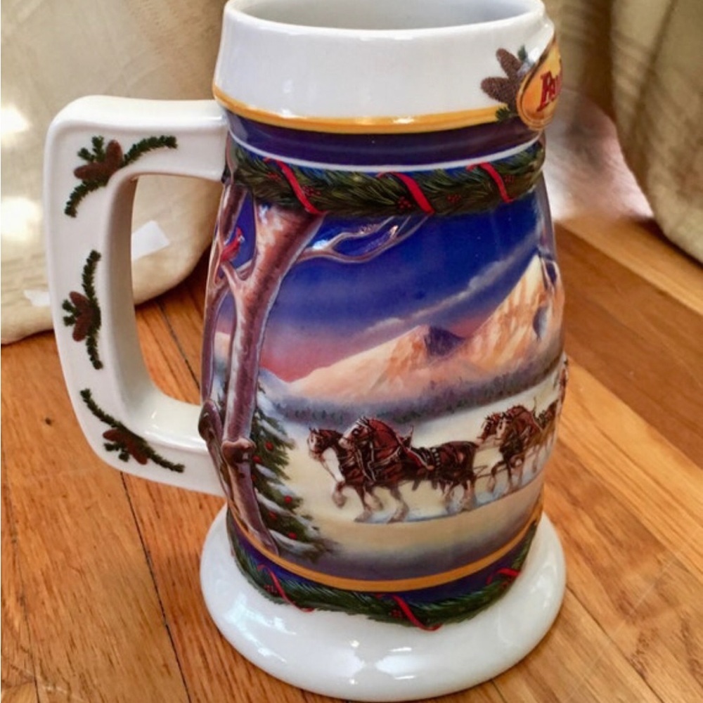 Budweiser VTG 2000/1999 Holiday in The Mountains Christmas Beer Stein Clydesdale